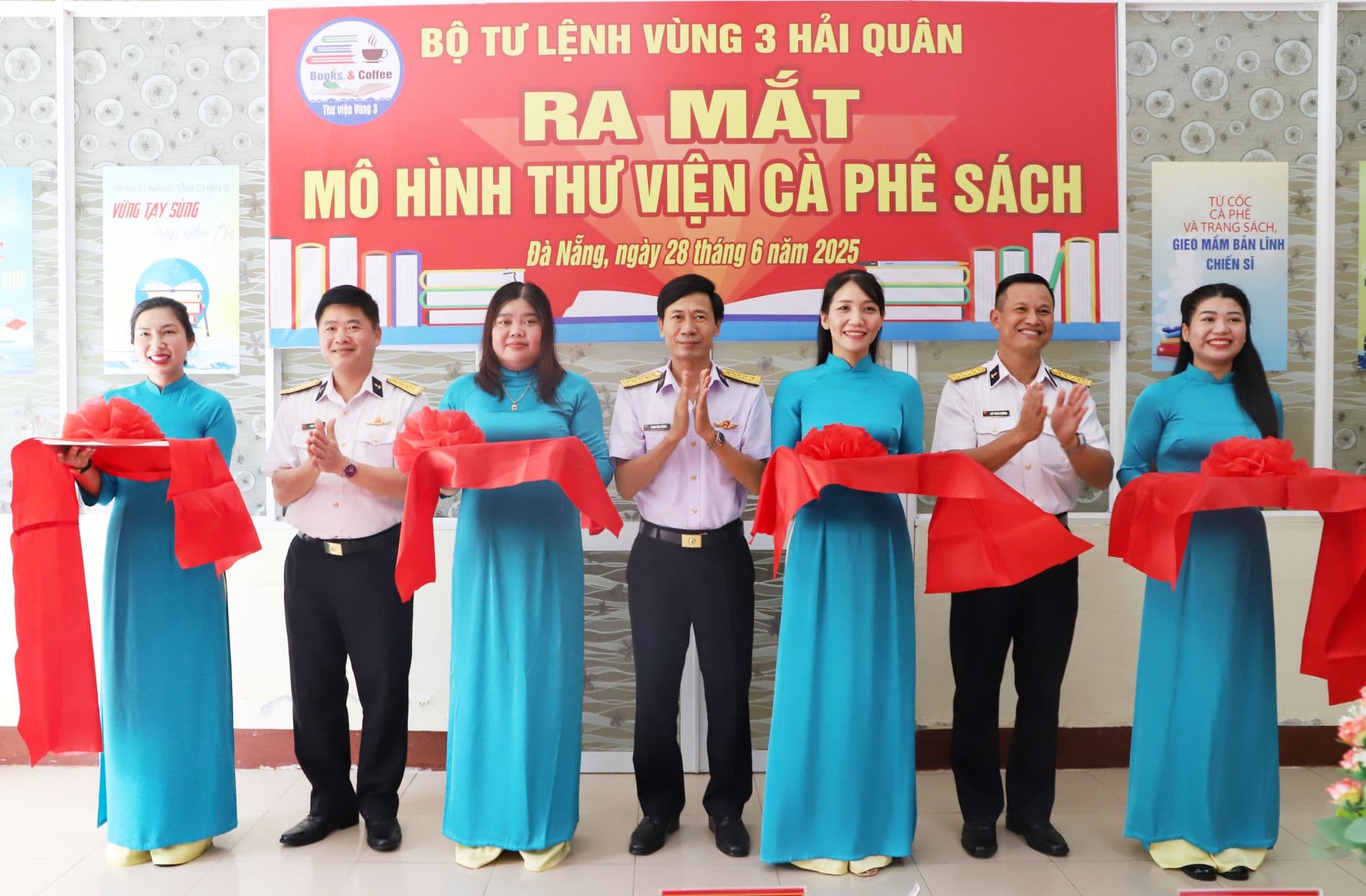 Vùng 3 Hải quân ra mắt mô hình “Thư viện cà phê sách”