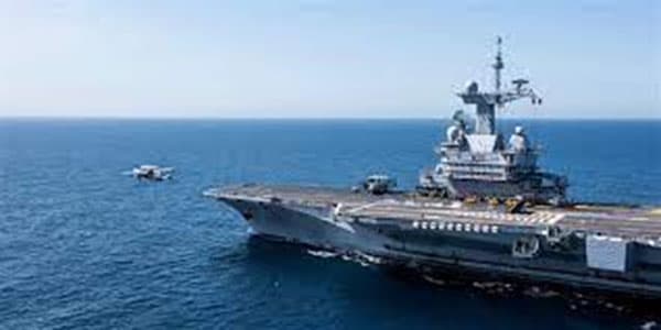 “Radar bay” E-2D lần đầu cất cánh trên tàu sân bay Pháp