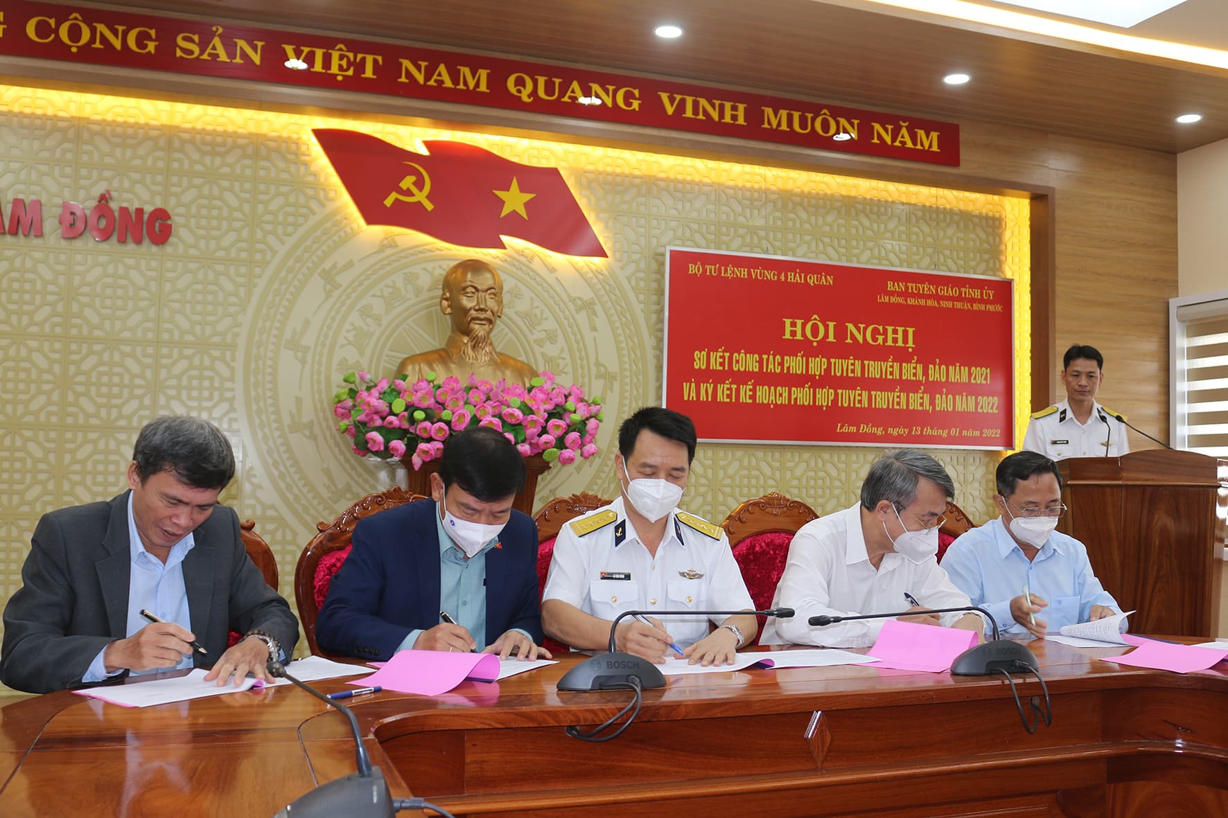 Vùng 4: Sơ kết công tác phối hợp tuyên truyền biển, đảo năm 2021