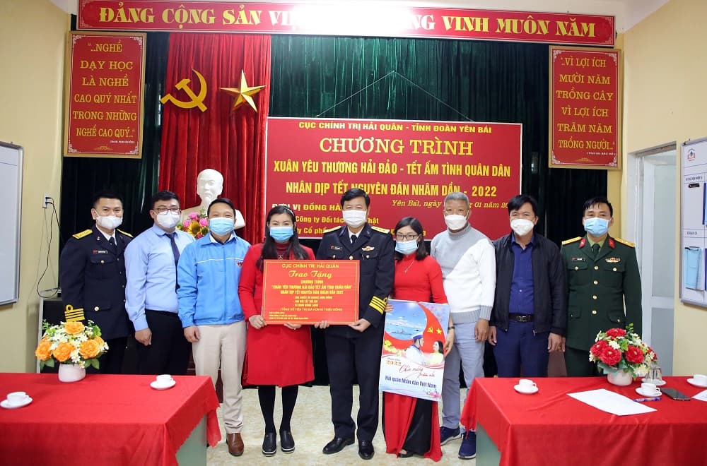 Chương trình “Xuân yêu thương hải đảo-Tết ấm tình quân dân” tại Yên Bái