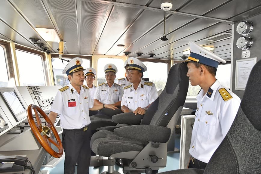 Chính ủy Hải quân kiểm tra đơn vị VMTD tại Vùng 5