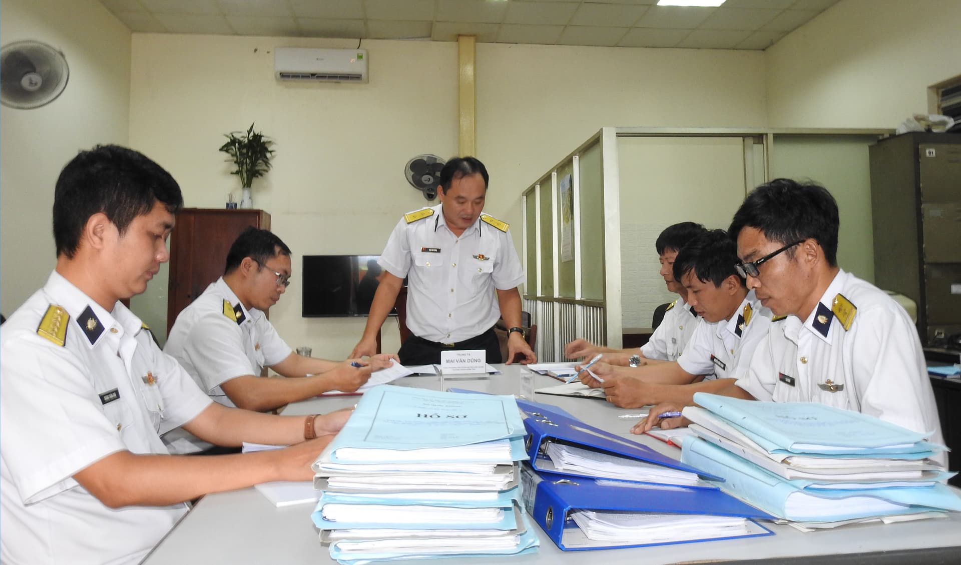 Viện Kiểm sát quân sự khu vực 2 làm việc với Cơ quan Điều tra hình sự khu vực 3