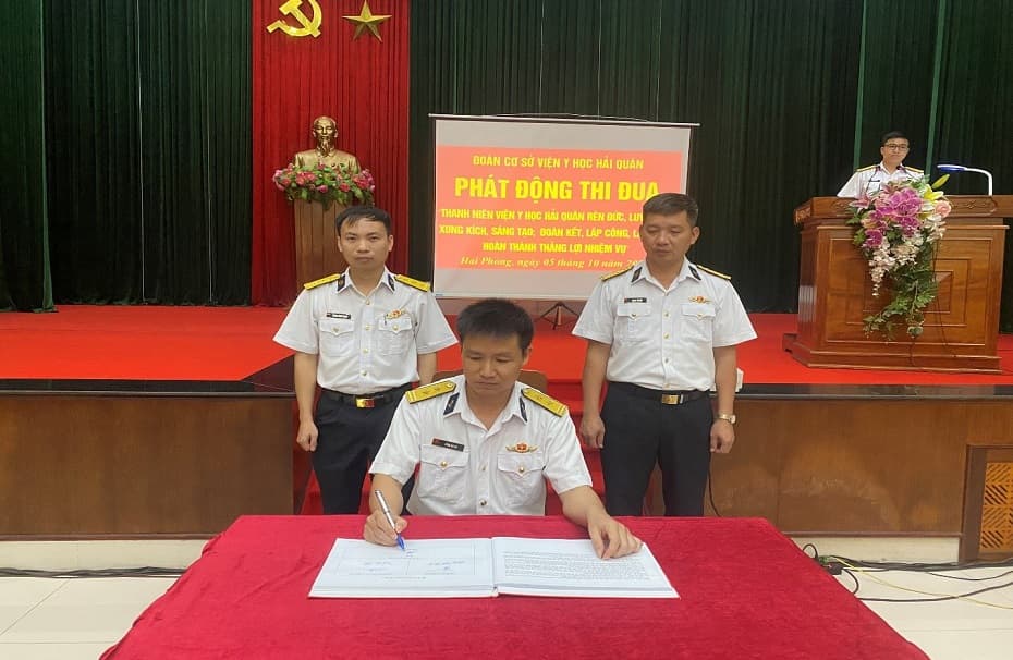 Diễn đàn "Tuổi trẻ Viện Y học Hải quân đoàn kết, sáng tạo, làm chủ, quyết thắng"