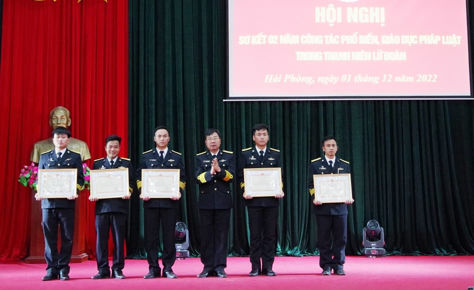 Lữ đoàn 131: Sơ kết công tác phổ biến, giáo dục pháp luật cho thanh niên