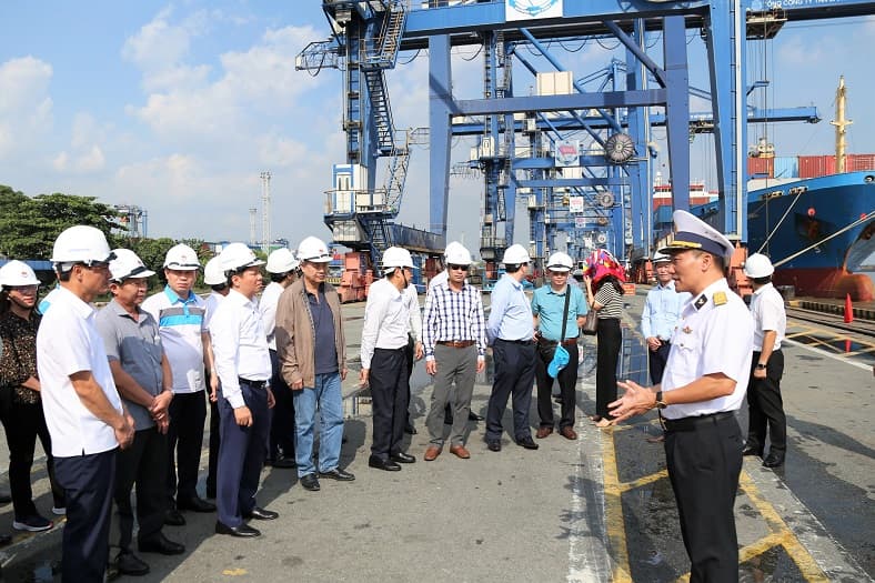 Đoàn cán bộ tuyên giáo toàn quốc tham quan tại Tổng công ty Tân cảng Sài Gòn