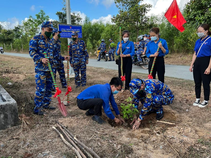 Tuổi trẻ Trung tâm Bảo đảm kỹ thuật Vùng 2 và Huyện đoàn Nhơn Trạch: Ra quân thực hiện công trình kết nghĩa