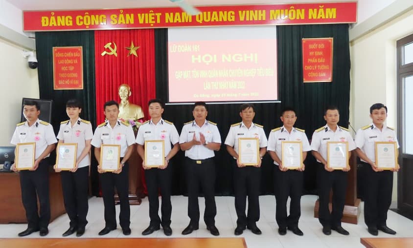 Lữ đoàn 161 gặp mặt QNCN tiêu biểu năm 2022