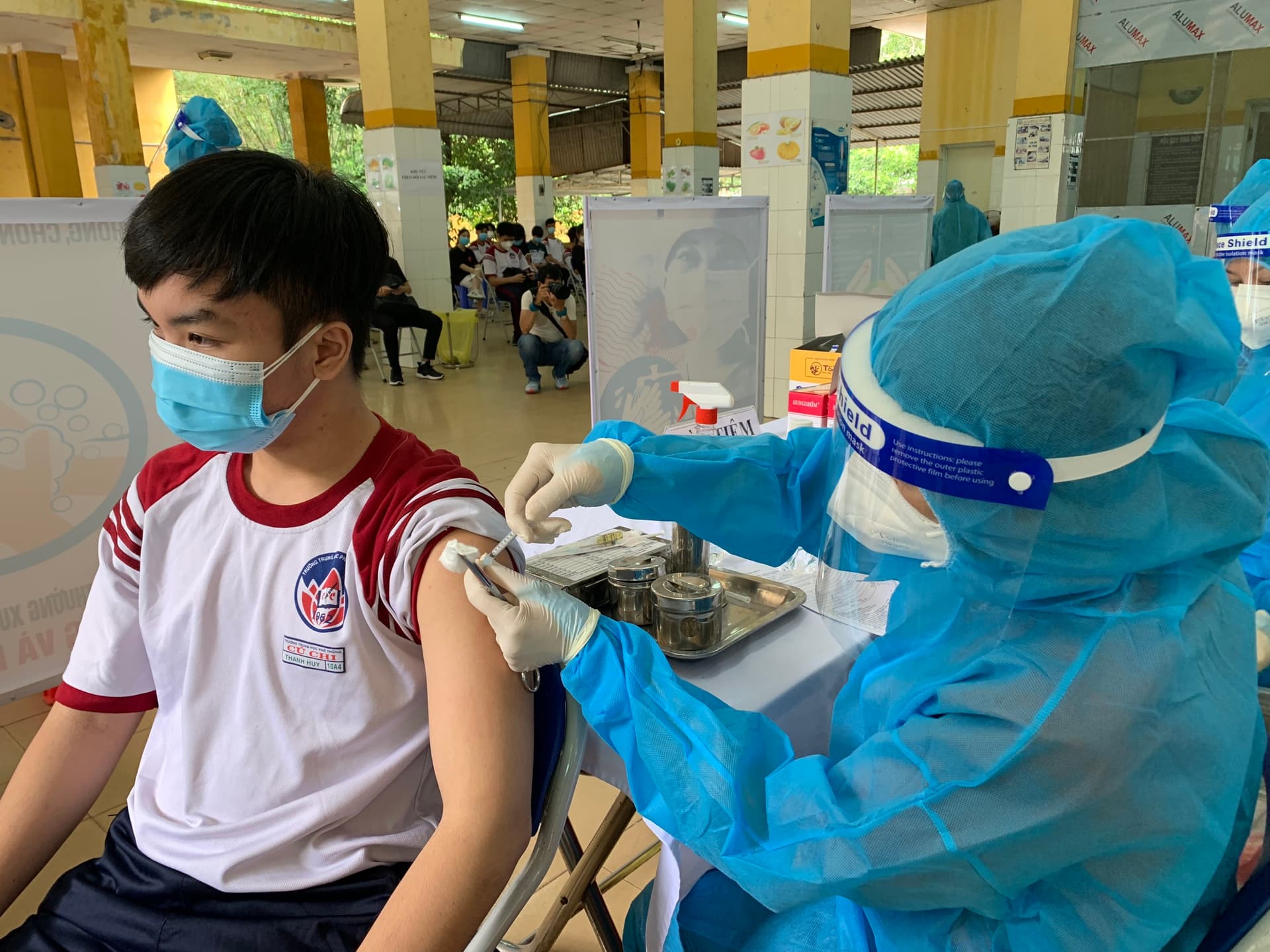Thủ tướng Chính phủ chỉ đạo đẩy nhanh tiêm vaccine ngừa Covid-19 mũi 3, mũi 4