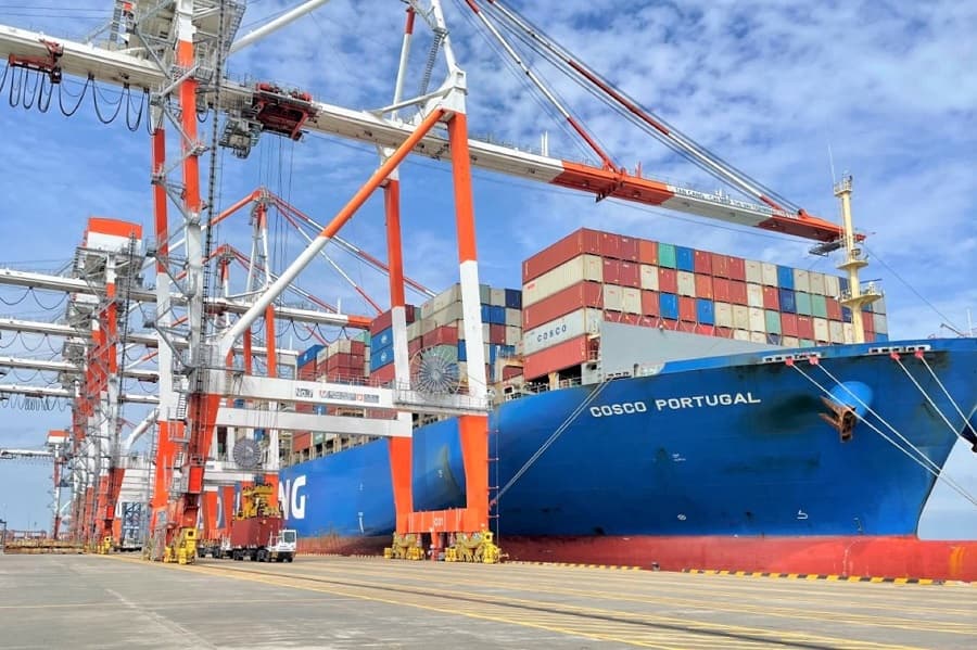 Tân cảng Cái Mép-Thị Vải đón tuyến dịch vụ PVCS của hãng tàu Cosco/Oocl cập cảng