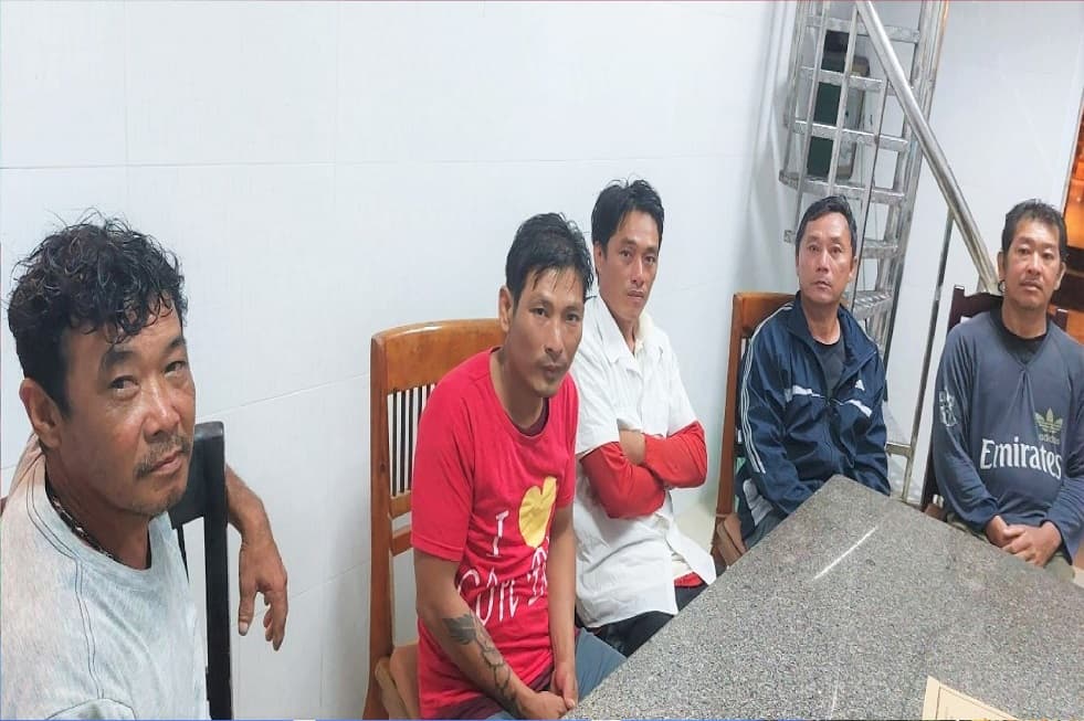 Tàu Tân cảng P3 cứu vớt 5 ngư dân rơi xuống biển Vũng Tàu