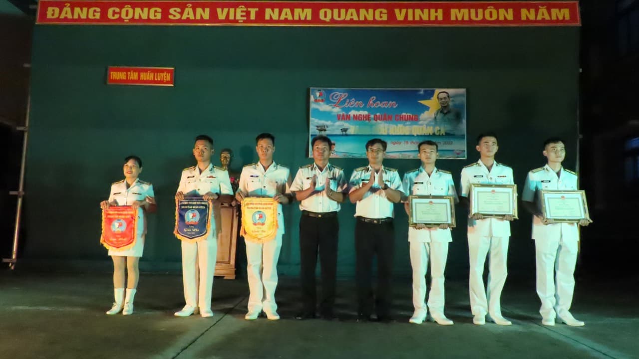 Trung tâm Huấn luyện Vùng 2: Liên hoan văn nghệ “Vang mãi khúc quân ca”