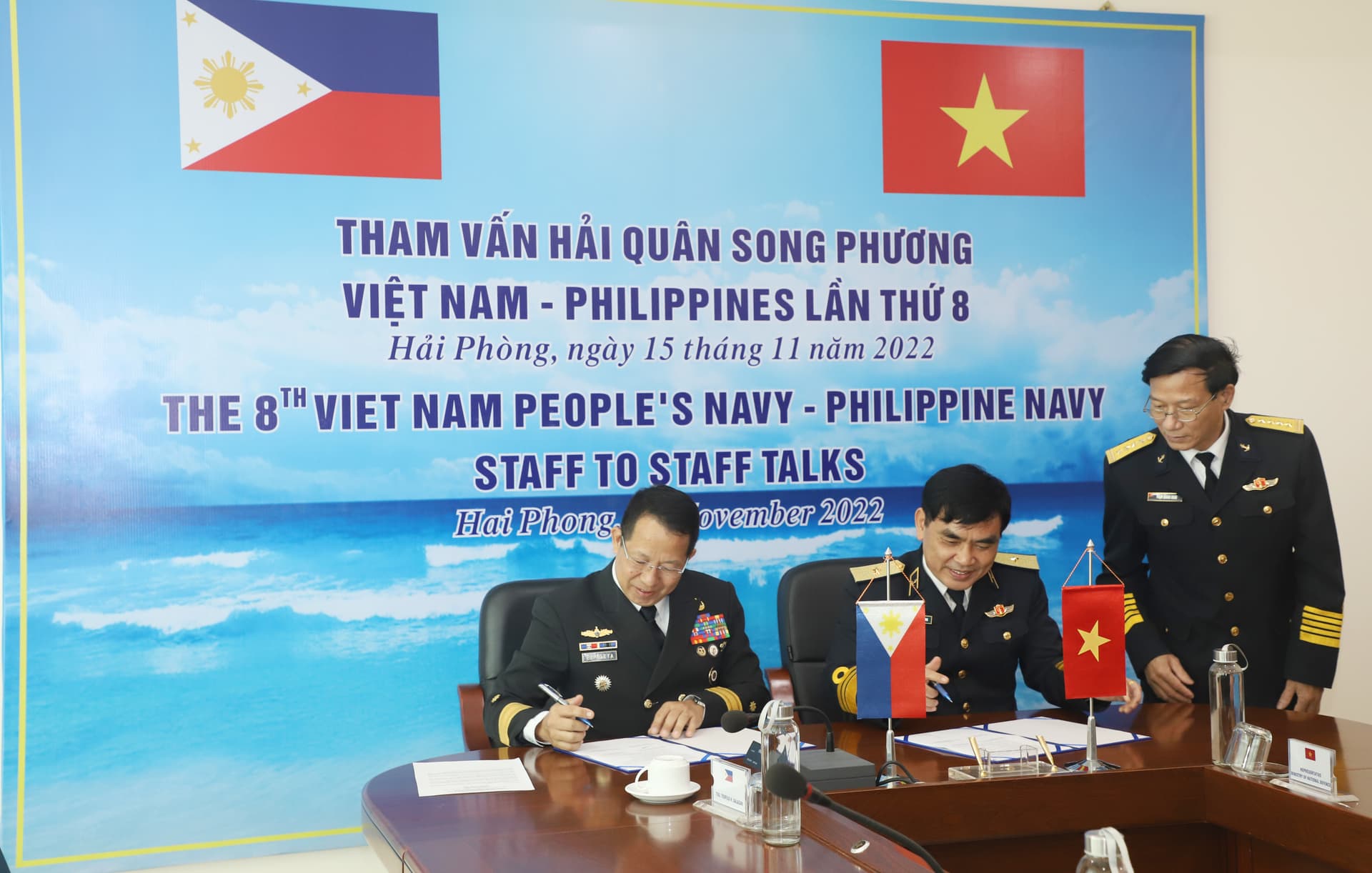 Hải quân Việt Nam - Hải quân Philippines tham vấn song phương lần thứ 8