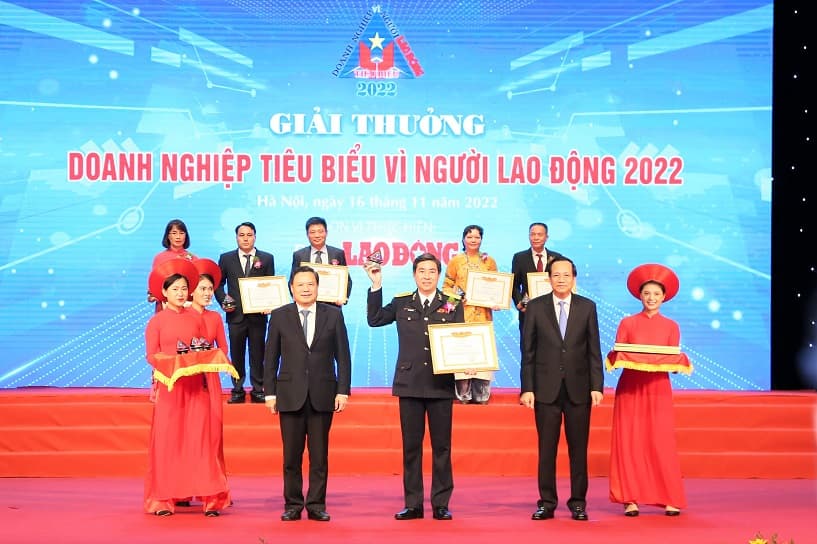 Tân cảng Sài Gòn lần thứ tư đón nhận giải thưởng “Doanh nghiệp tiêu biểu vì người lao động”