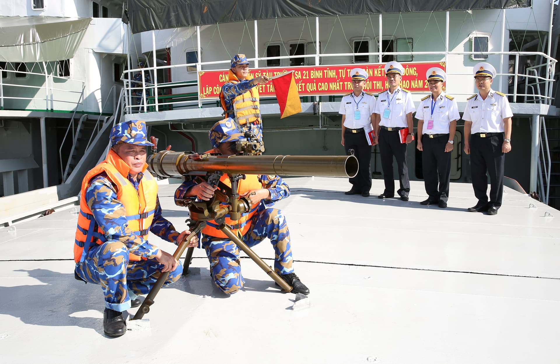Hội thi tàu tốt ở Lữ đoàn 125