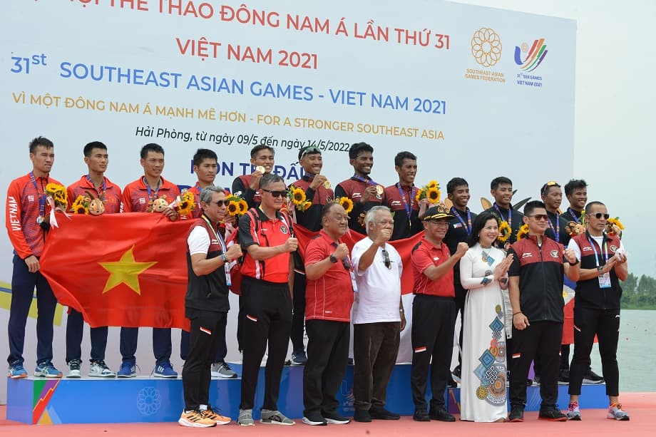 Các tuyển thủ nữ đua thuyền Việt Nam giành thêm 2 HCV
