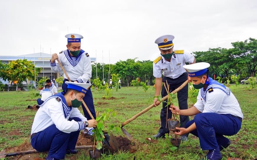 Vùng 2 Hải quân phát động “Tết trồng cây đời đời nhớ ơn Bác Hồ”
