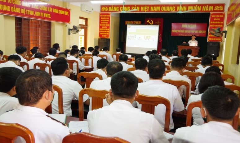 Kho 703 tổ chức phổ biến, giáo dục pháp luật năm 2022