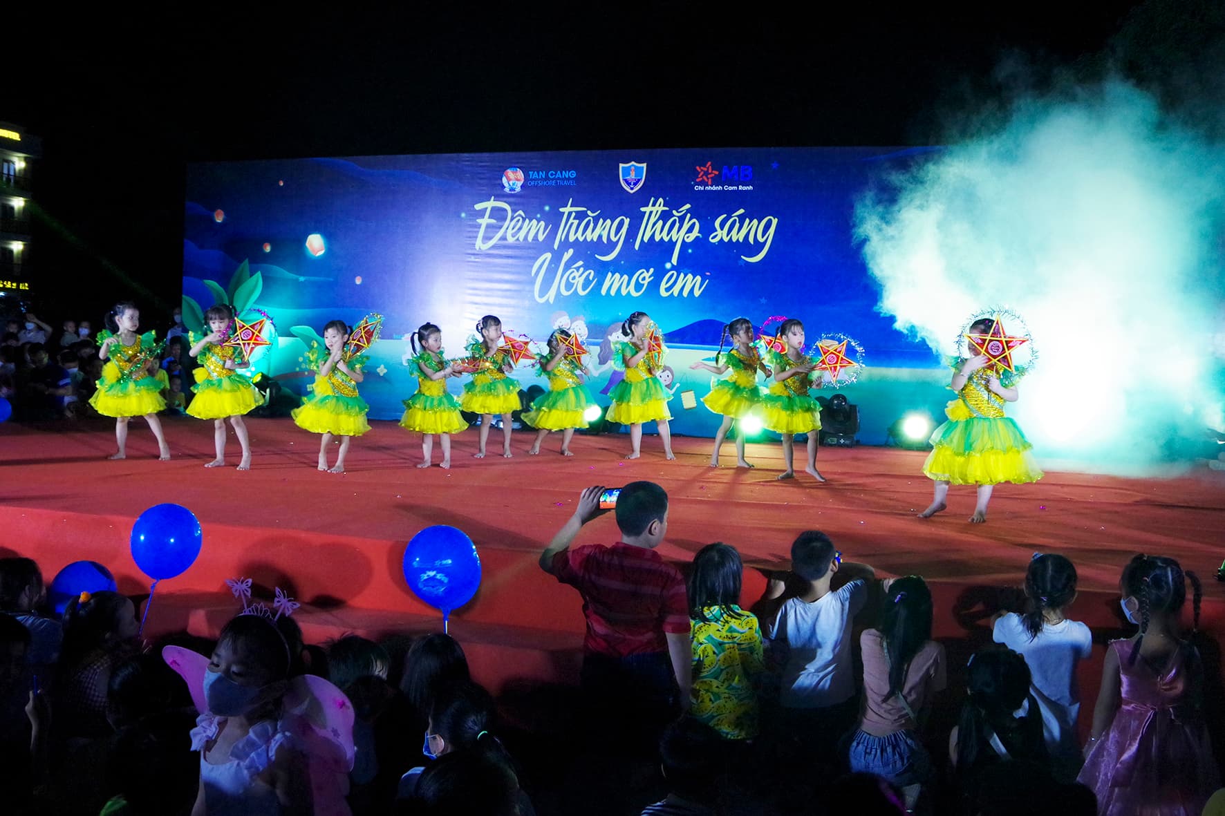 Vùng 4 Hải quân: Tết Trung thu “Đêm trăng thắp sáng ước mơ em”