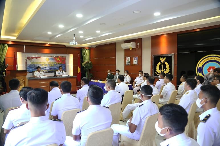 Bế mạc luyện tập chung hải quân hai nước Việt Nam-Indonesia