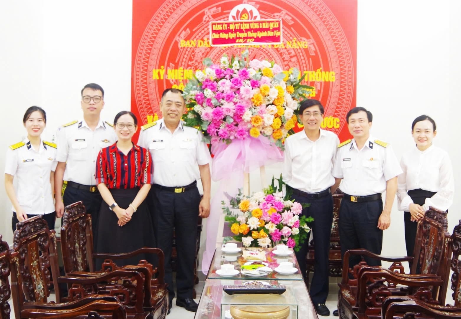 Vùng 3 chúc mừng các cơ quan dân vận nhân ngày truyền thống