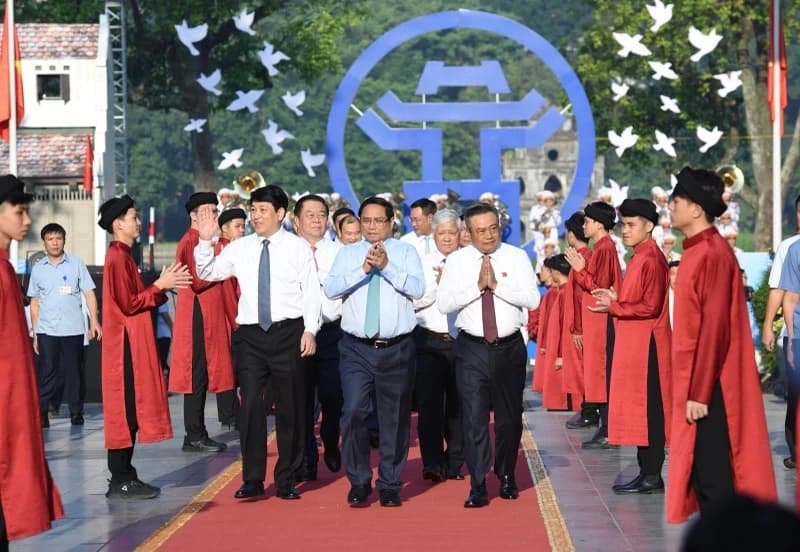 Thủ tướng Phạm Minh Chính dự Ngày hội văn hóa vì hòa bình - Kỷ niệm 70 năm giải phóng Thủ đô