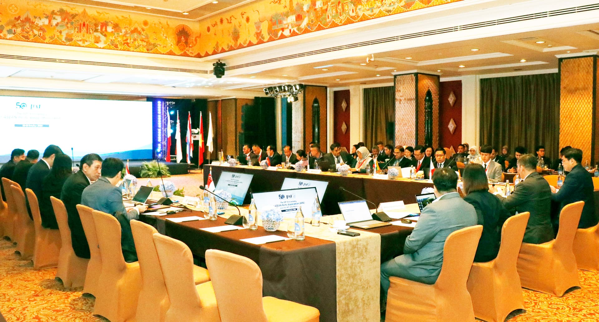 Hiệp hội cảng biển ASEAN 50 năm “Cùng chung tay lái - mãi mãi vững bền”