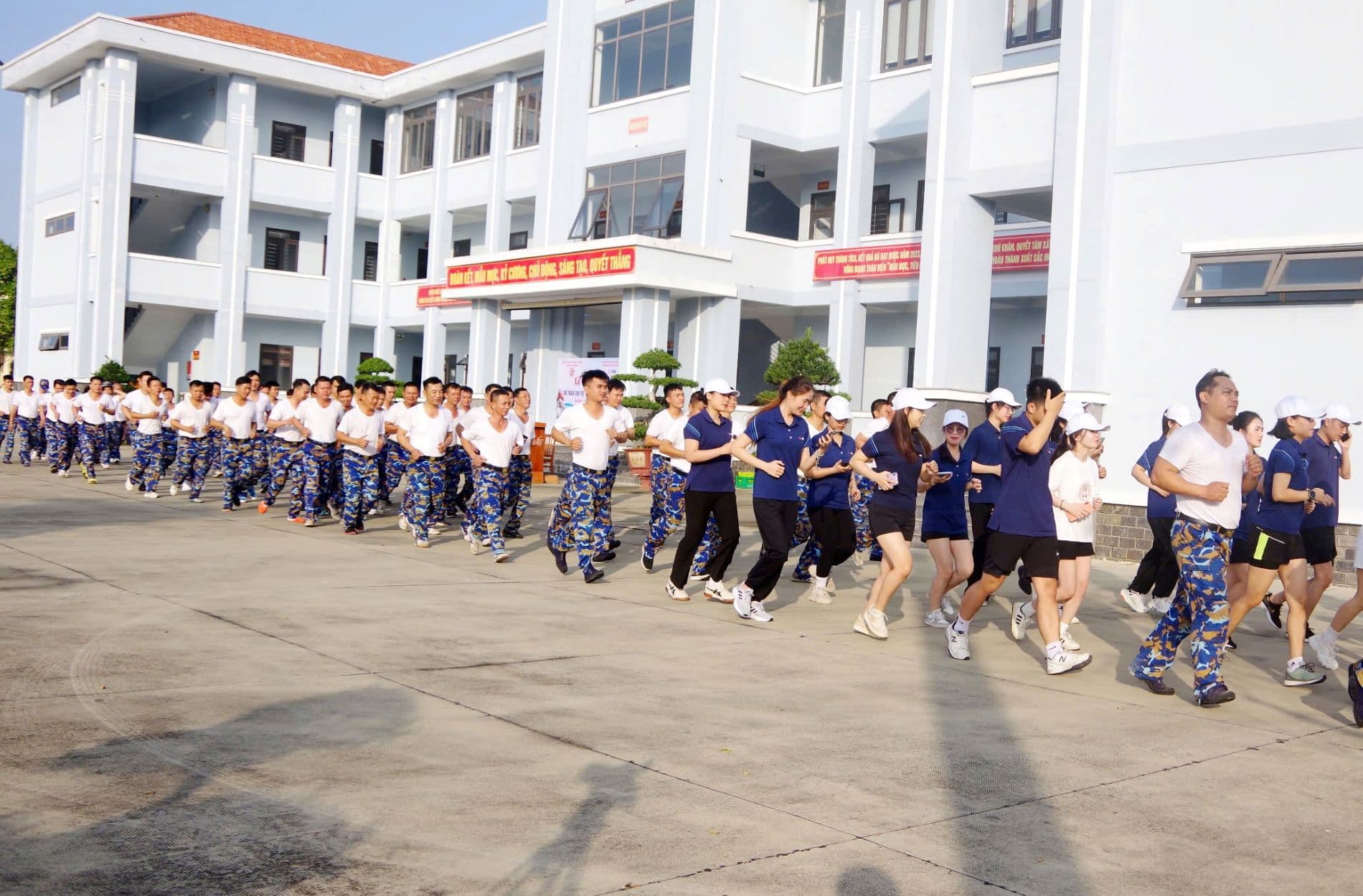Vùng 3 phát động thử thách chạy bộ “Higreen – Vì Trường Sa xanh”