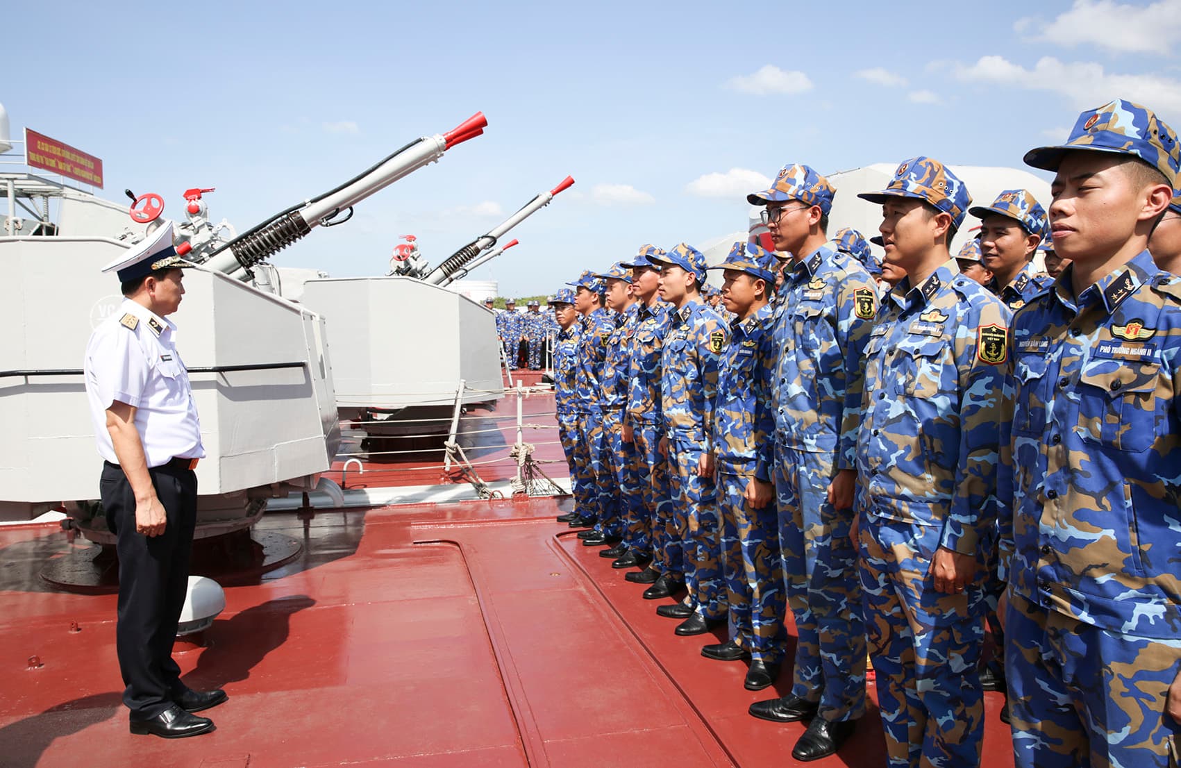 Tư lệnh Hải quân kiểm tra đơn vị VMTD mẫu mực, tiêu biểu tại Vùng 2