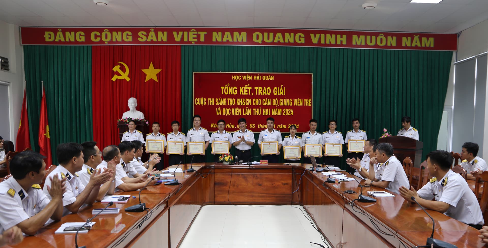 Học viện Hải quân trao giải cuộc thi sáng tạo khoa học và công nghệ lần thứ hai