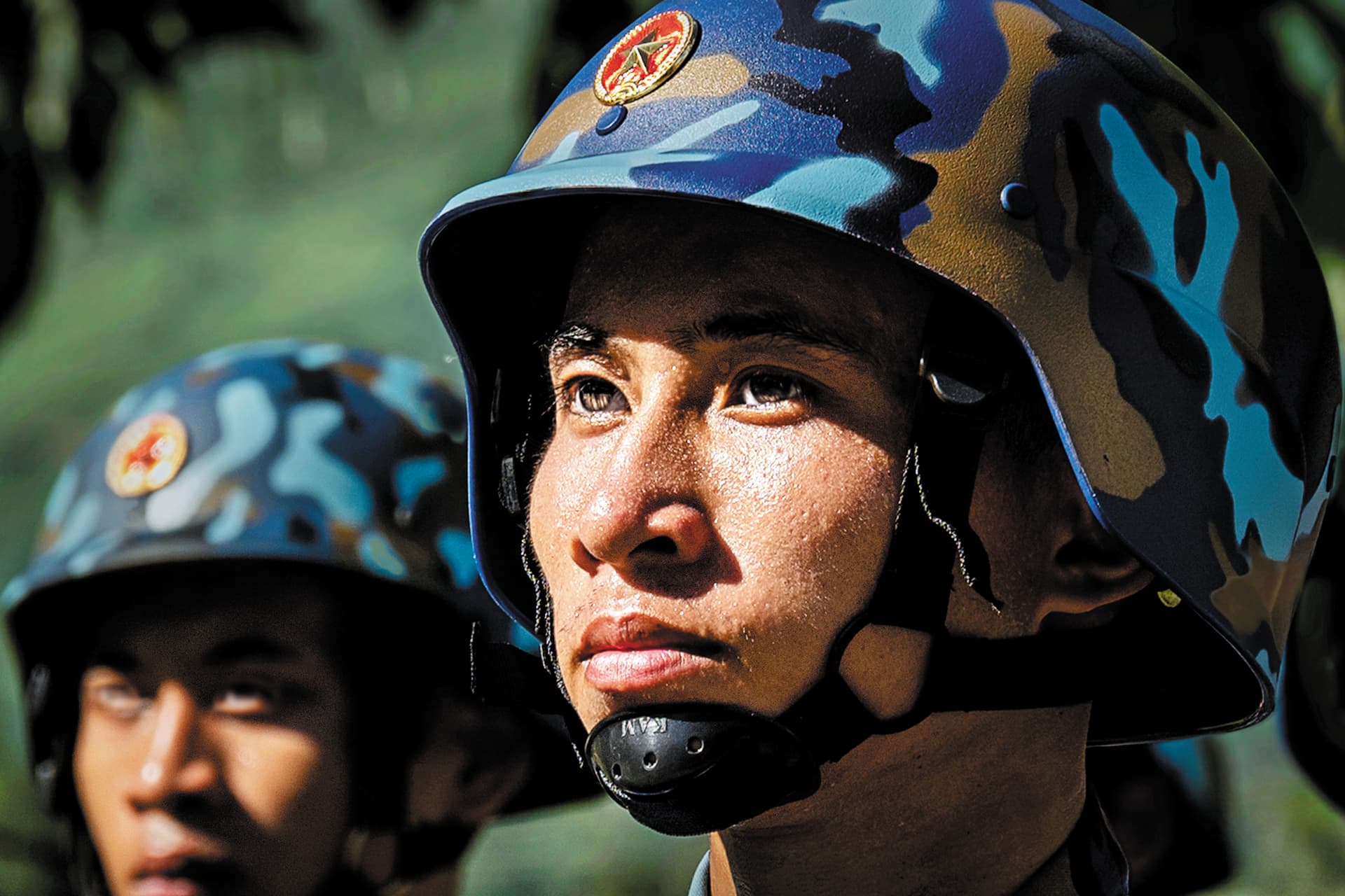 Quân dung tươi tỉnh...