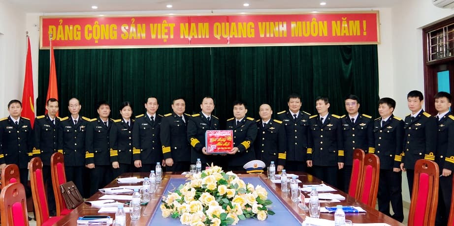 Thủ trưởng Cục Kỹ thuật Hải quân kiểm tra tại Nhà máy X28