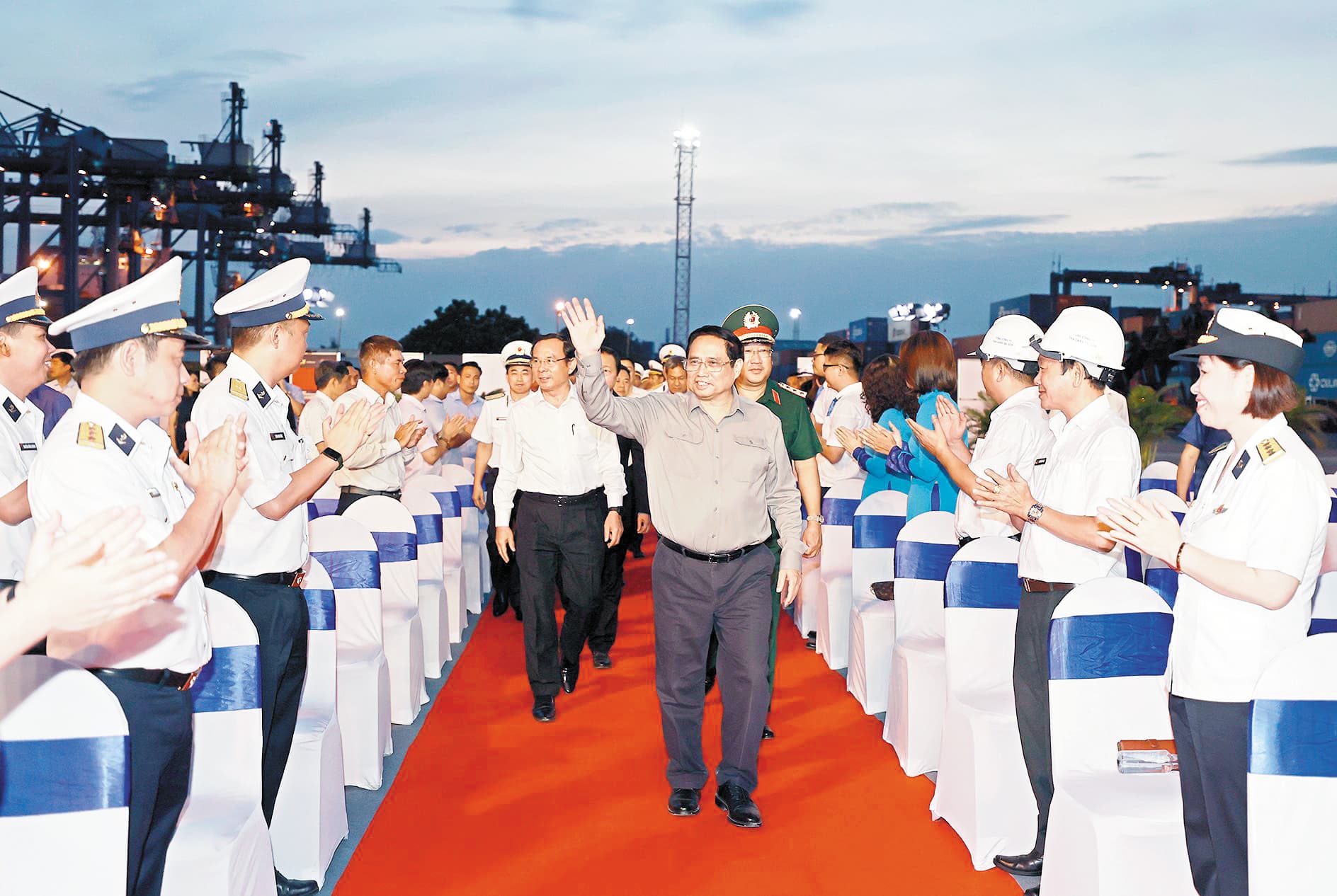 Lãnh đạo Đảng, Nhà nước, Quân ủy Trung ương,  Bộ Quốc phòng với bộ đội Hải quân