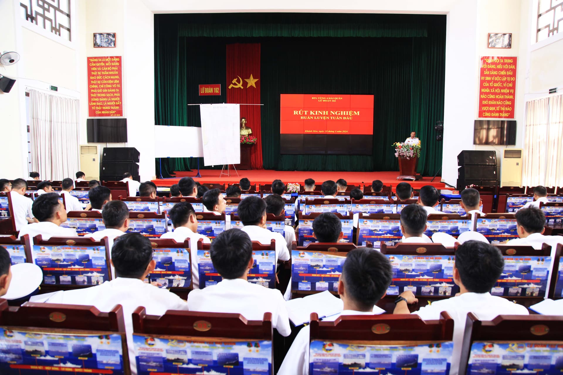 Lữ đoàn 162 rút kinh nghiệm tuần đầu huấn luyện năm 2024