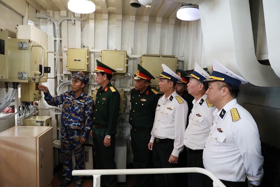Kiểm tra công tác kỹ thuật hóa học tại Lữ đoàn 170