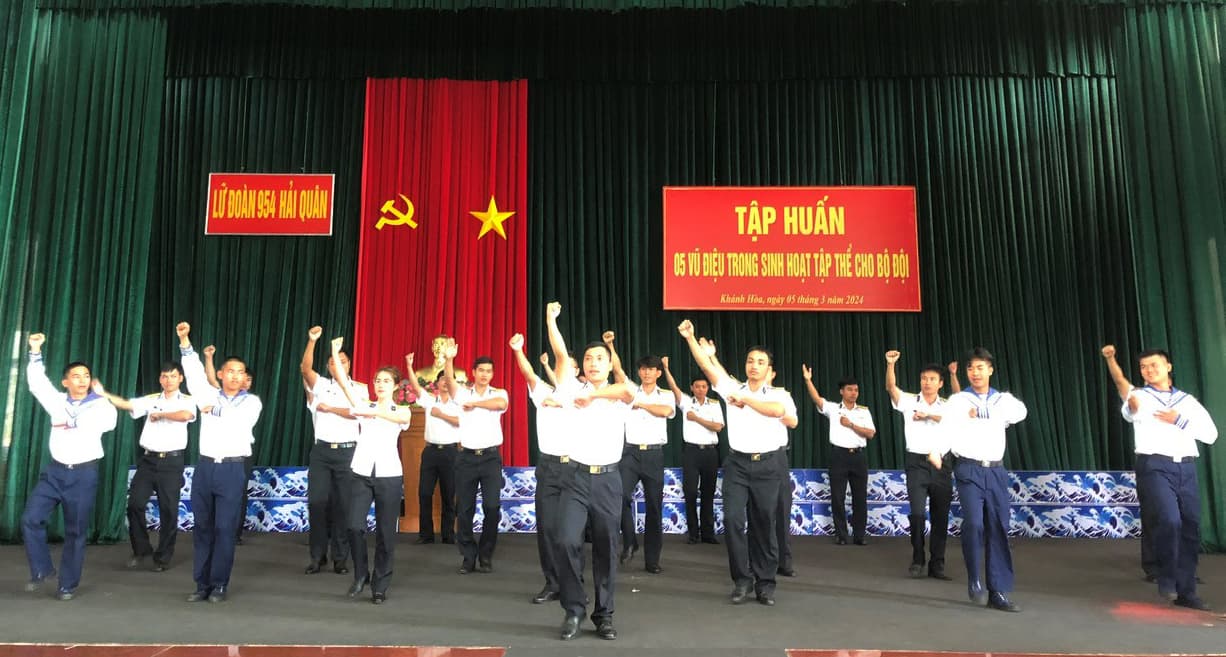 Lữ đoàn 954 tập huấn các vũ điệu tập thể năm 2024