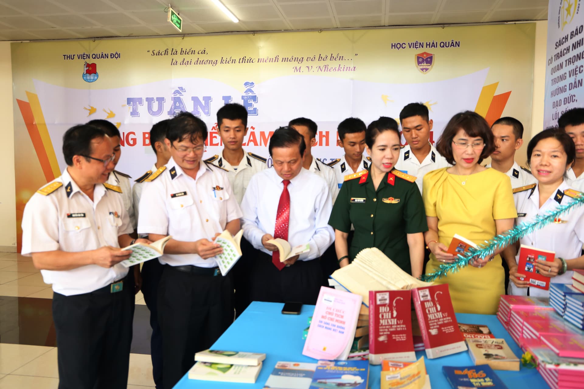 Sôi nổi các hoạt động nhân Ngày Sách và Văn hoá đọc Việt Nam