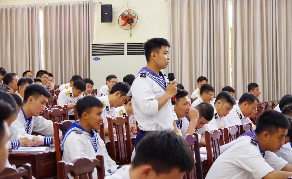 Bộ Tư lệnh Vùng 2 đối thoại dân chủ với cán bộ, chiến sĩ Lữ đoàn 125