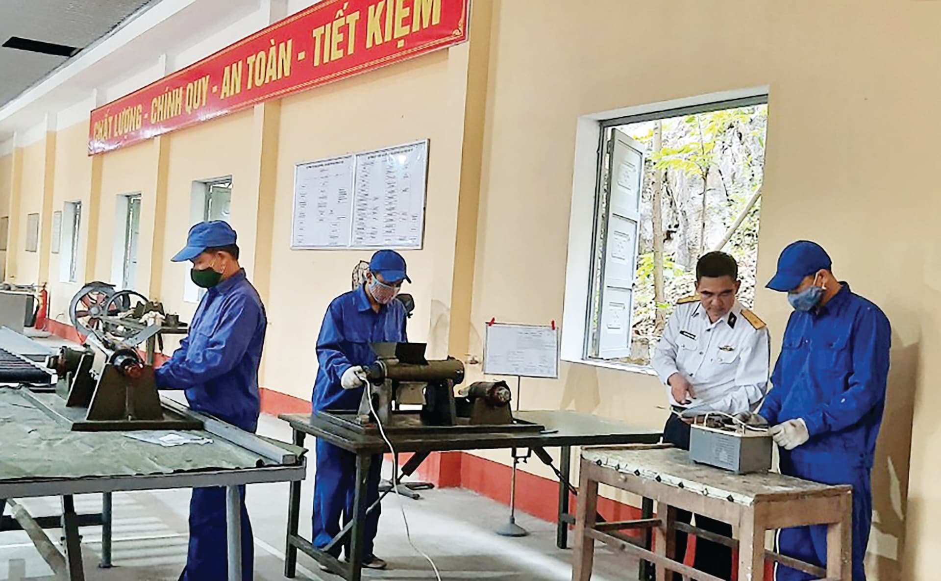 Nâng cao chất lượng bảo quản, sửa chữa vũ khí ở Kho 703