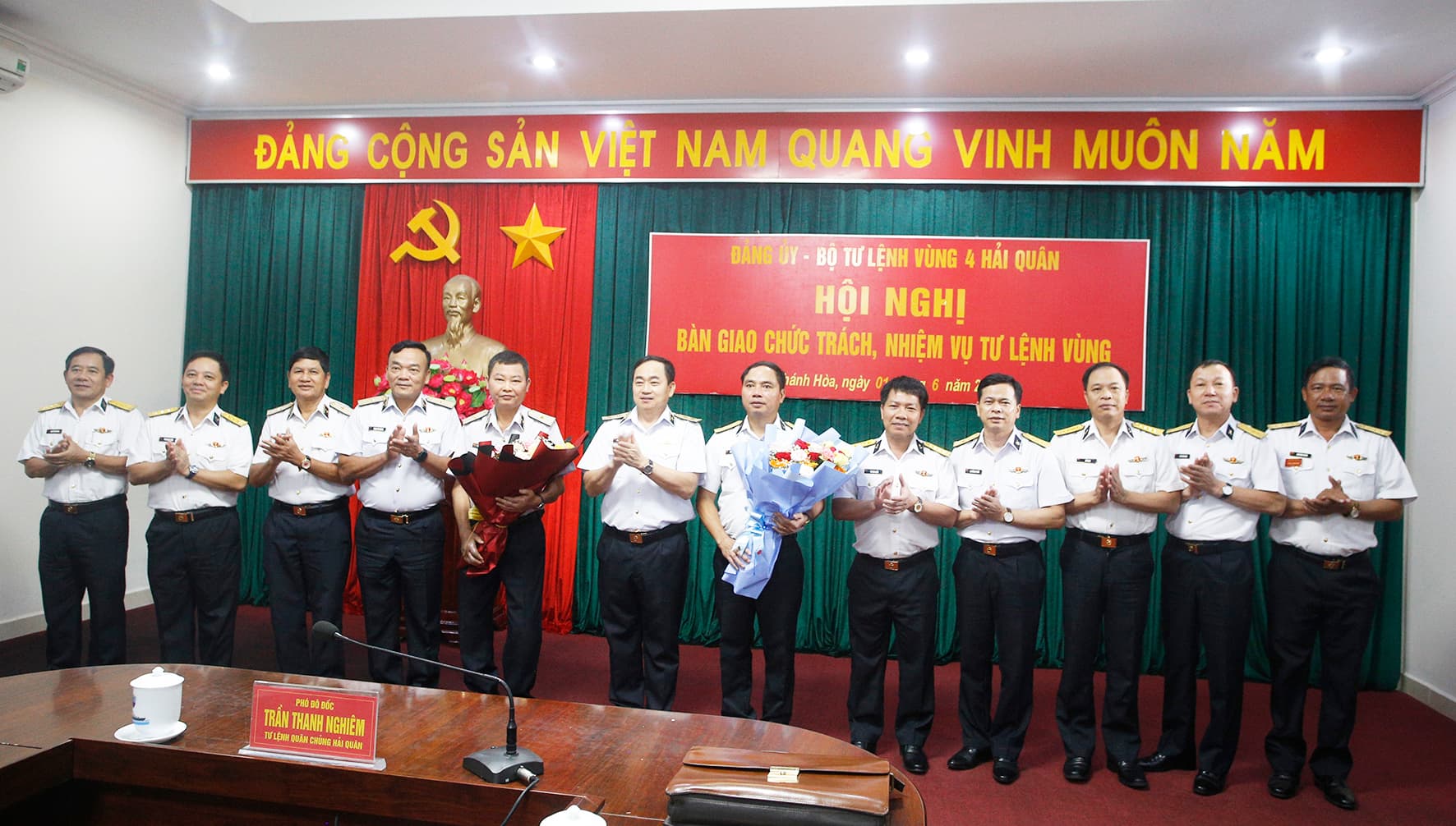 Bàn giao chức trách, nhiệm vụ Tư lệnh Vùng 4 và Lữ đoàn trưởng Lữ đoàn 189