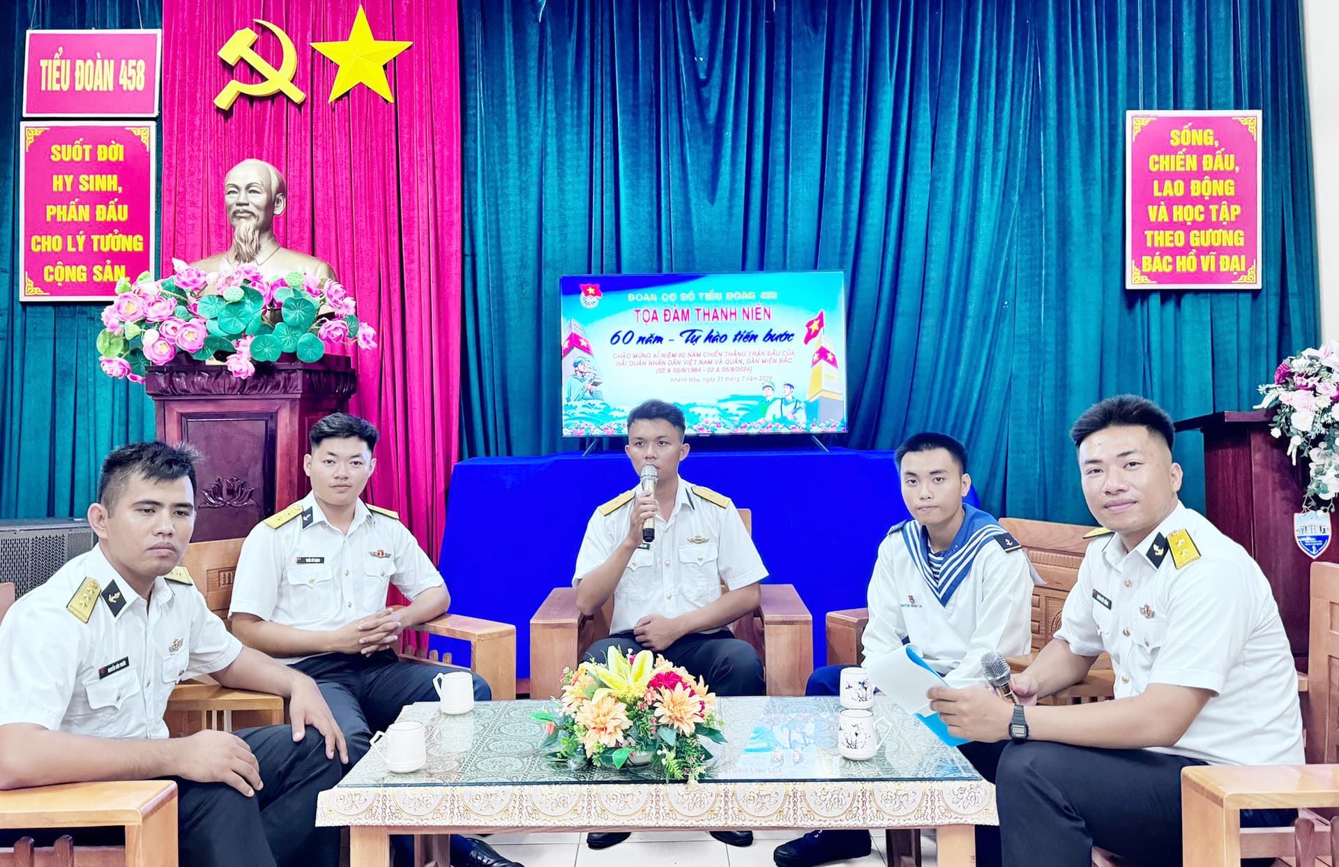 Tuổi trẻ các đơn vị tổ chức toạ đàm thanh niên