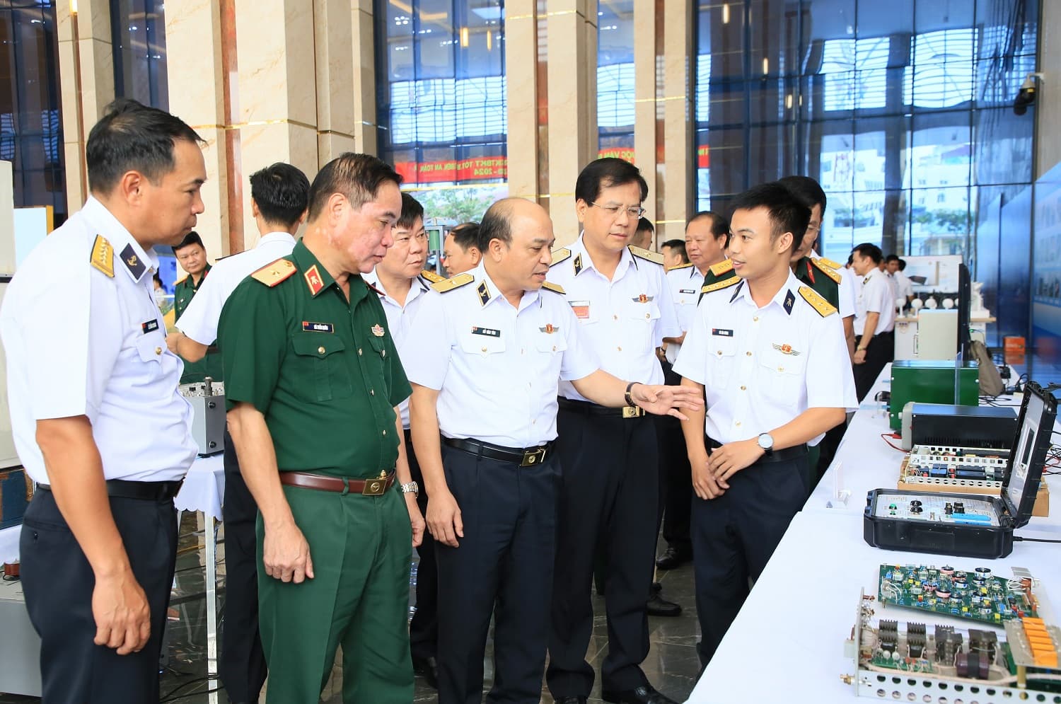 Sơ kết Cuộc vận động “Quản lý, khai thác vũ khí, trang bị kỹ thuật tốt, bền, an toàn, tiết kiệm và an toàn giao thông” giai đoạn 2020-2024