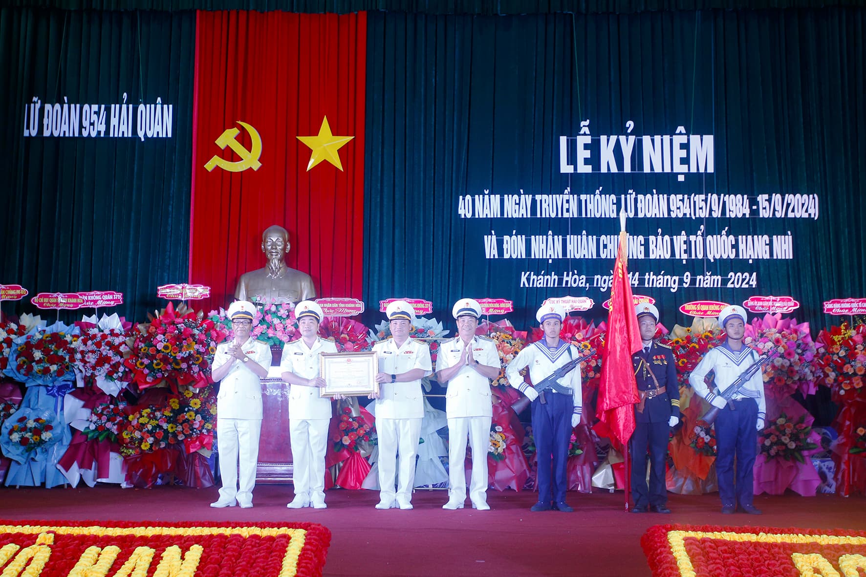 Lữ đoàn 954: Kỷ niệm Ngày truyền thống và đón nhận Huân chương Bảo vệ Tổ quốc hạng Nhì