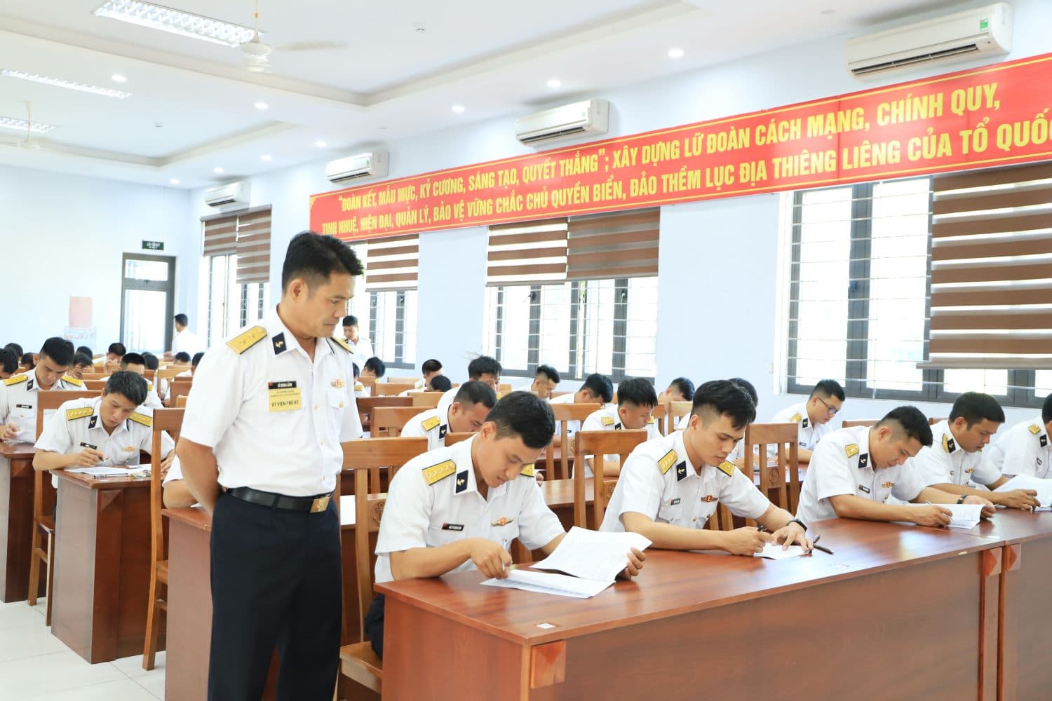 Vùng 3: Hội thi thuyền trưởng, chính trị viên tàu; ngành trưởng giỏi năm 2024