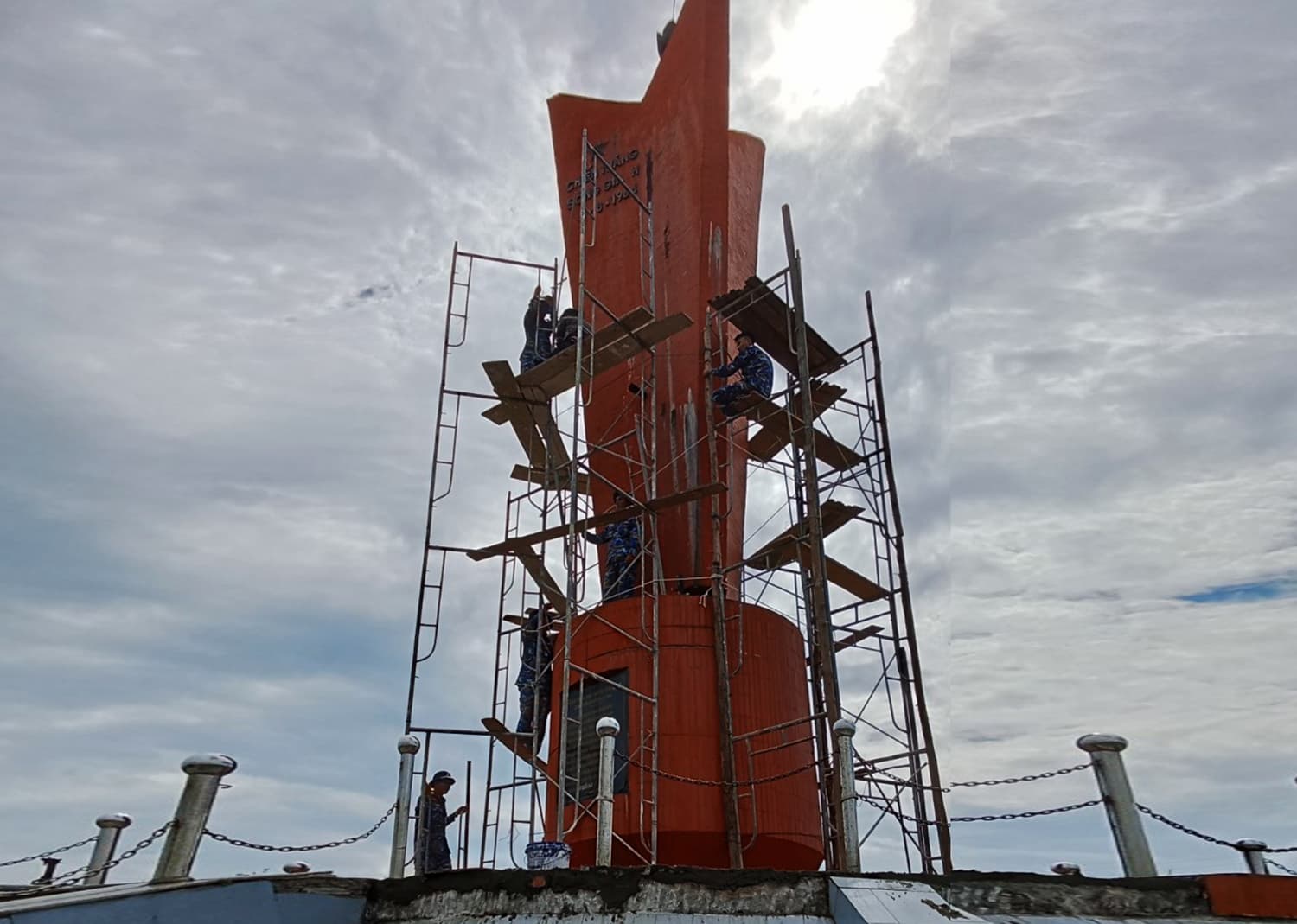 Tu sửa Bia di tích Chiến thắng trận đầu tại sông Gianh