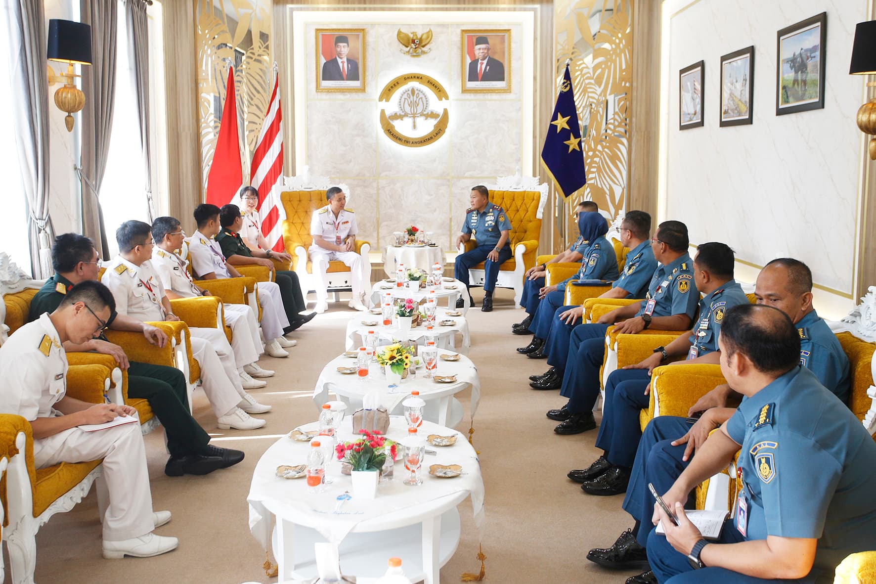 Đoàn công tác Tàu buồm 286 thăm và giao hữu thể thao với Học viện Hải quân Indonesia
