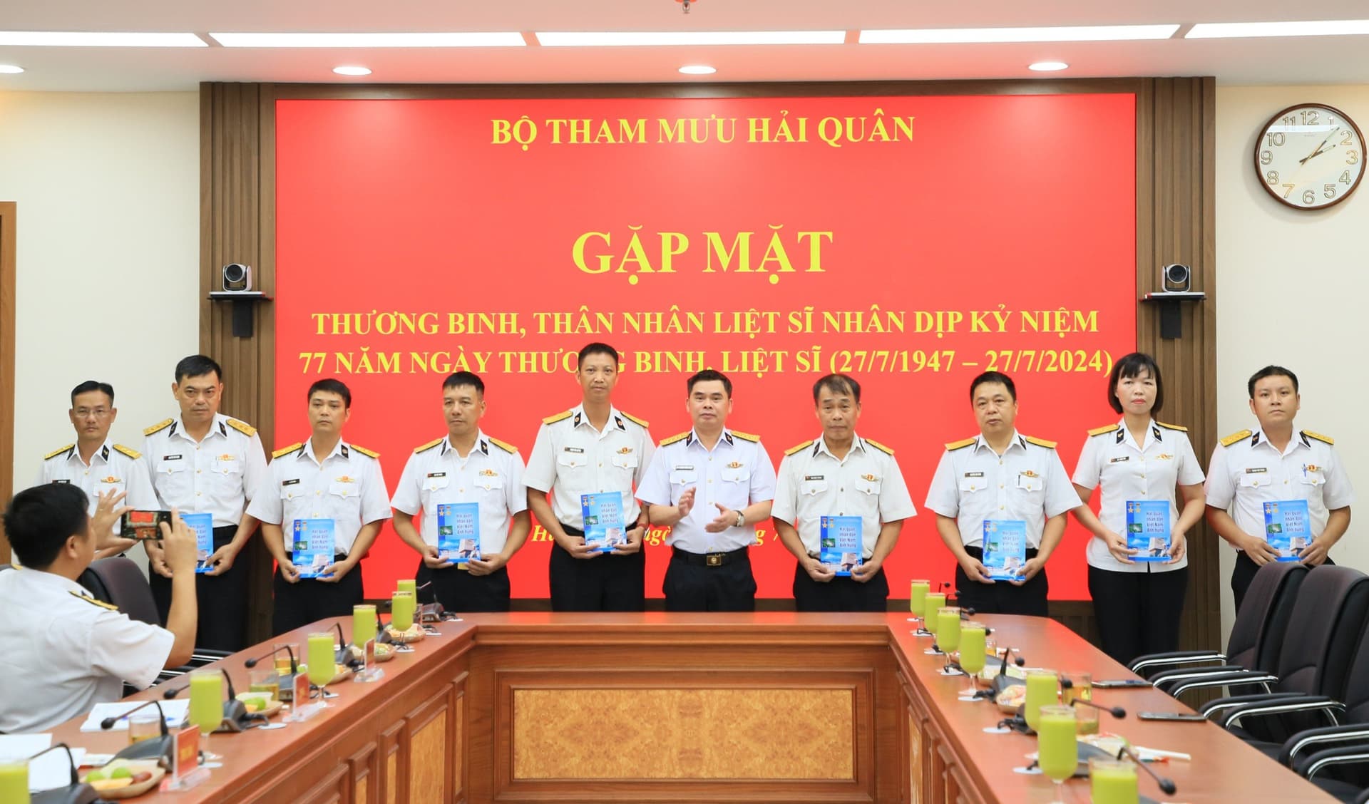 Bộ Tham mưu Hải quân gặp mặt thương binh, thân nhân liệt sĩ