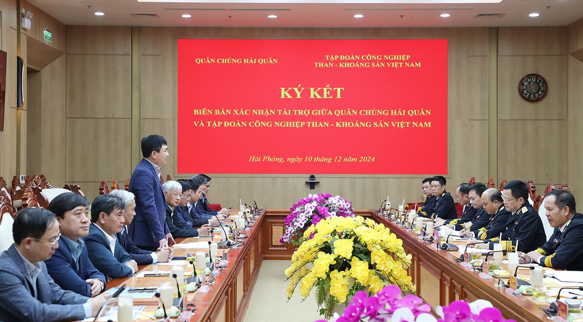 Đoàn công tác của Tập đoàn Công nghiệp Than - Khoáng sản Việt Nam làm việc với Quân chủng Hải quân