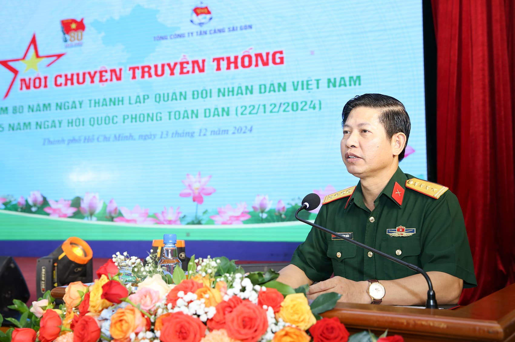 Tổng công ty Tân cảng Sài Gòn nói chuyện truyền thống nhân kỷ niệm 80 thành lập QĐND Việt Nam