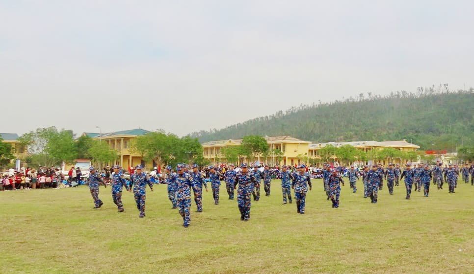 Lữ đoàn 679 đón hơn 1.200 giáo viên, học sinh đến tham quan đơn vị