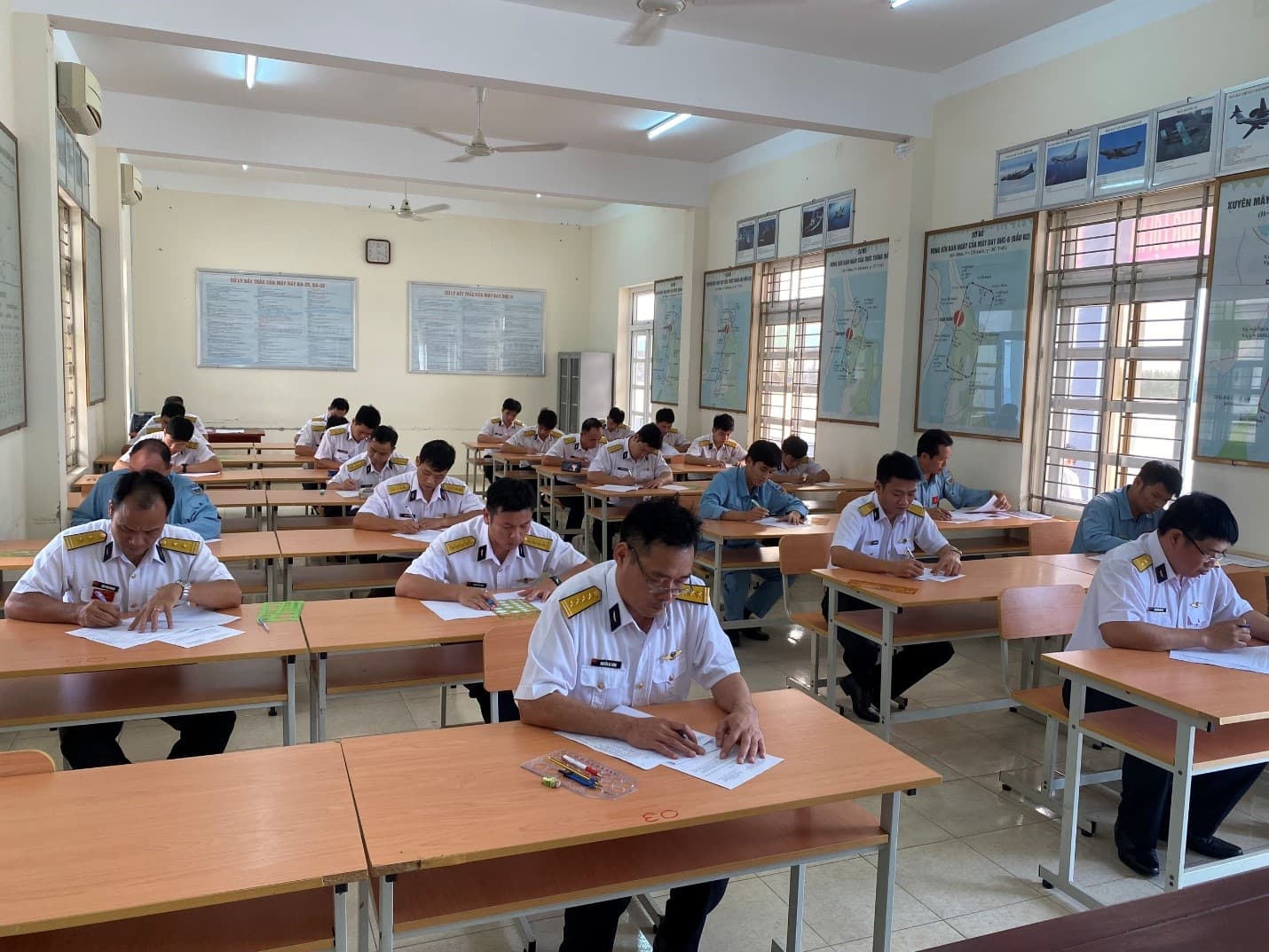 Kiểm tra phân cấp kỹ thuật phi công, thành viên tổ bay năm 2024